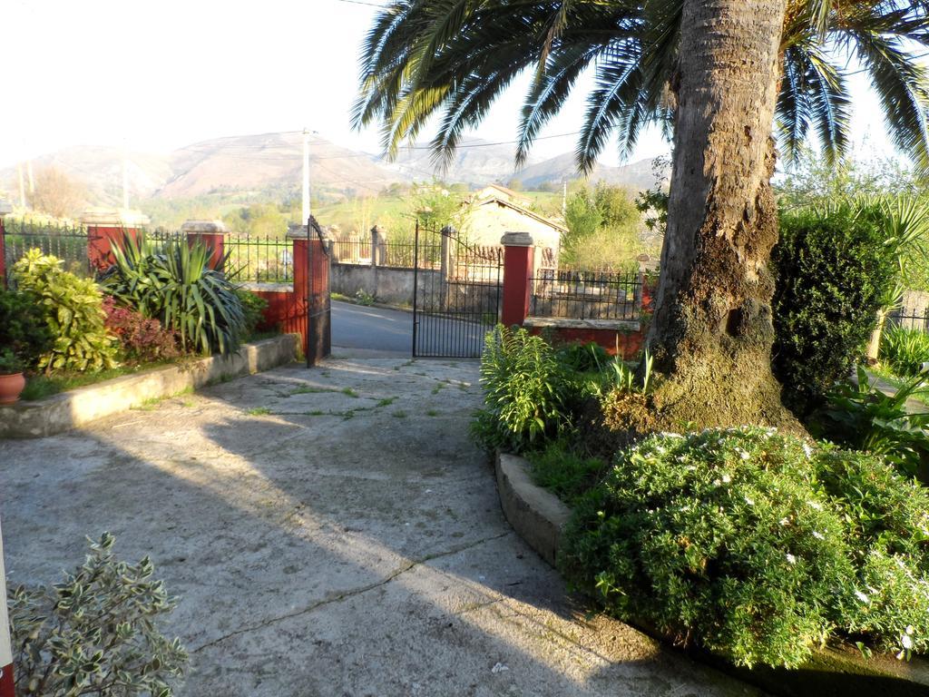 Casa El Campu Guest House Infiesto Eksteriør bilde