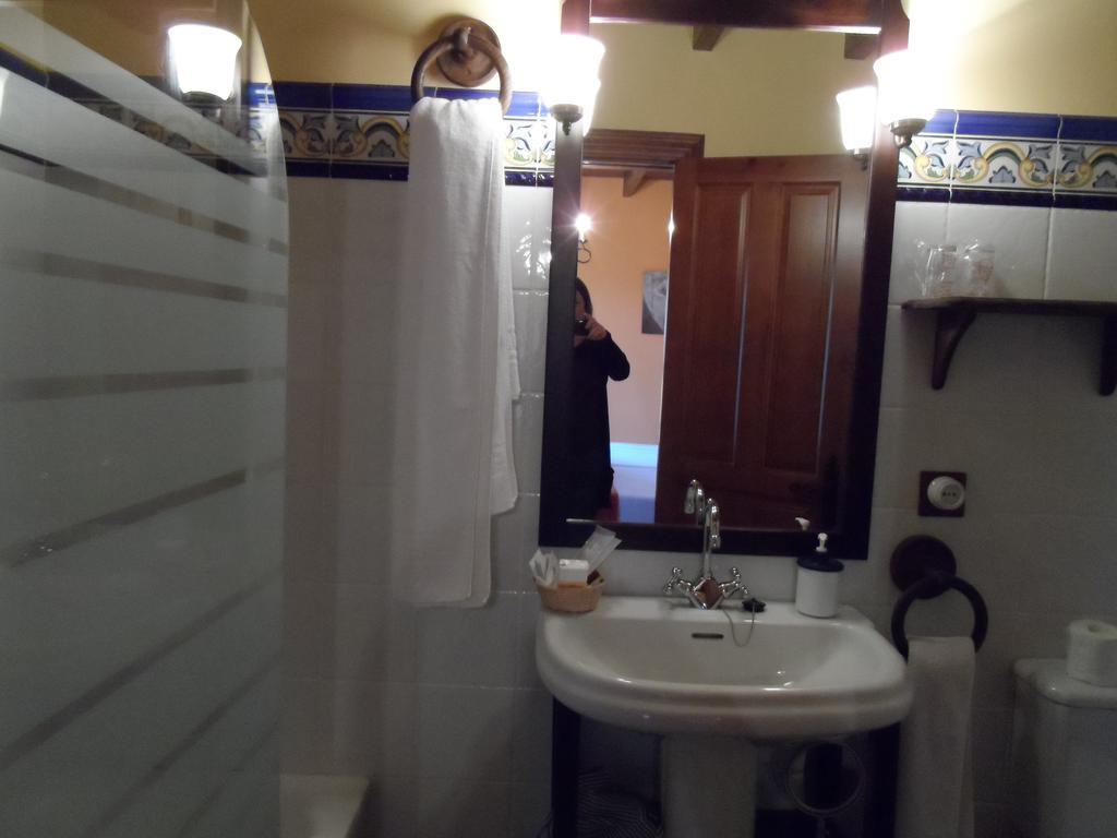 Casa El Campu Guest House Infiesto Rom bilde